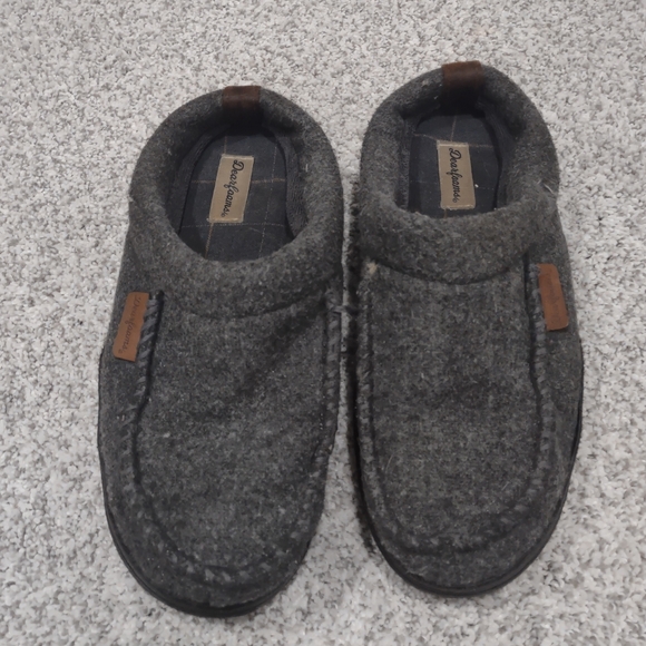 Men's Slippers, Size Small - Picture 2 of 8